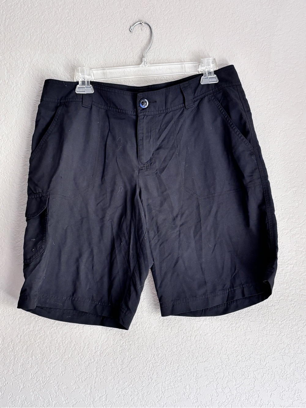 Columbia Women's Black Mid Rise 10” inseam Bermuda Shorts Utility Pockets 12